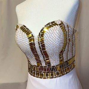 Sweetheart Neckline Sleeveless
Beaded Chiffon Prom Dress With